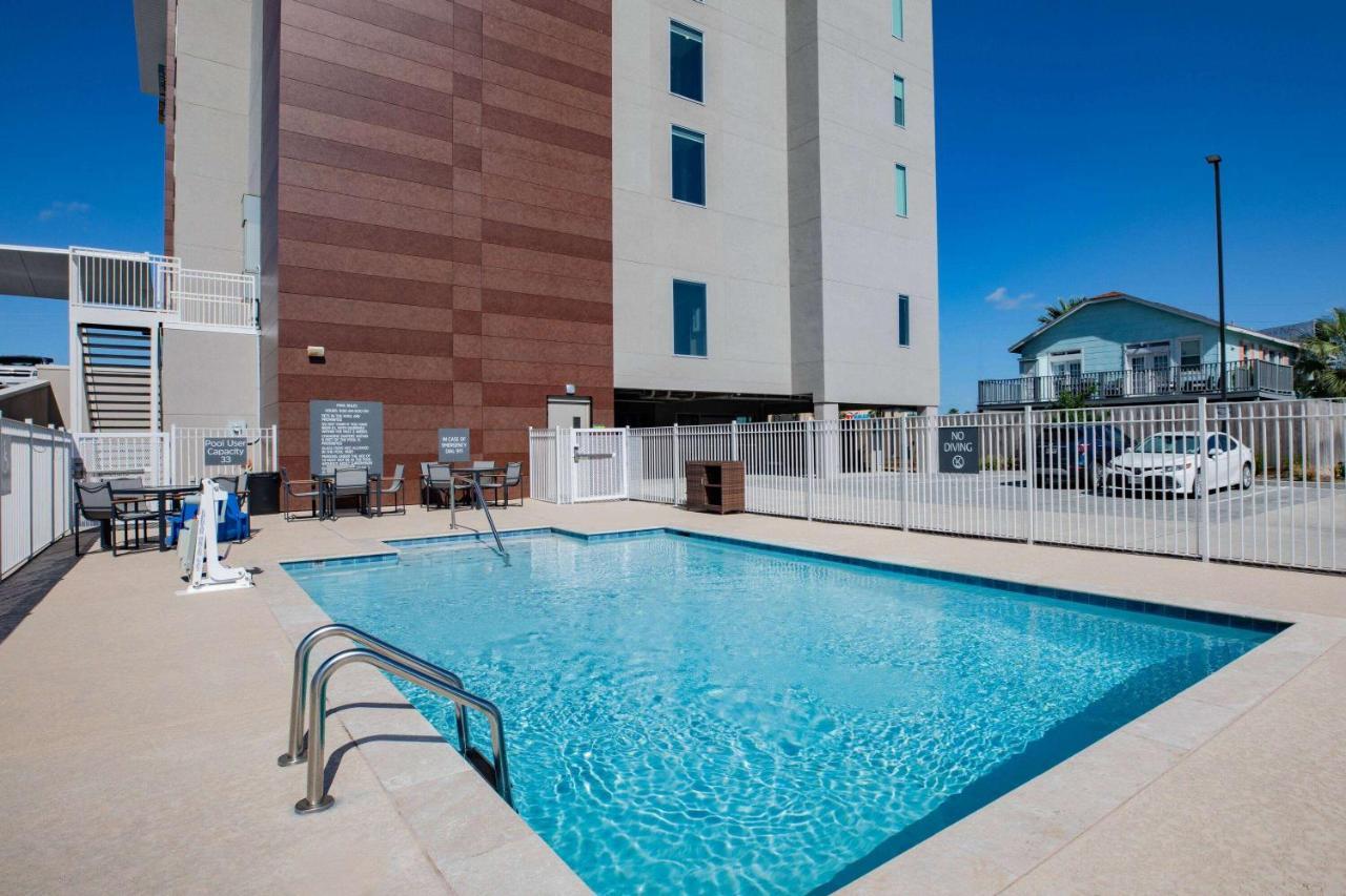 La Quinta Inn & Suites By Wyndham Galveston North At I-45 Eksteriør bilde
