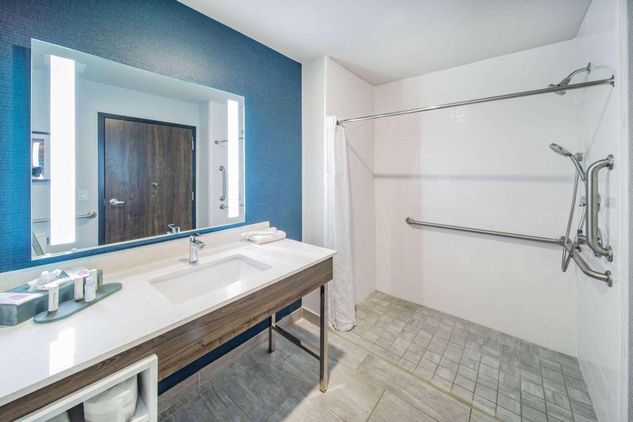 La Quinta Inn & Suites By Wyndham Galveston North At I-45 Eksteriør bilde